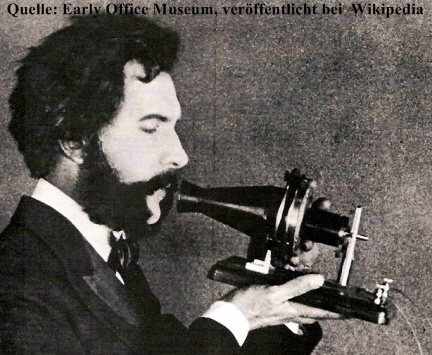 1876 Bell spricht in ein Telefon